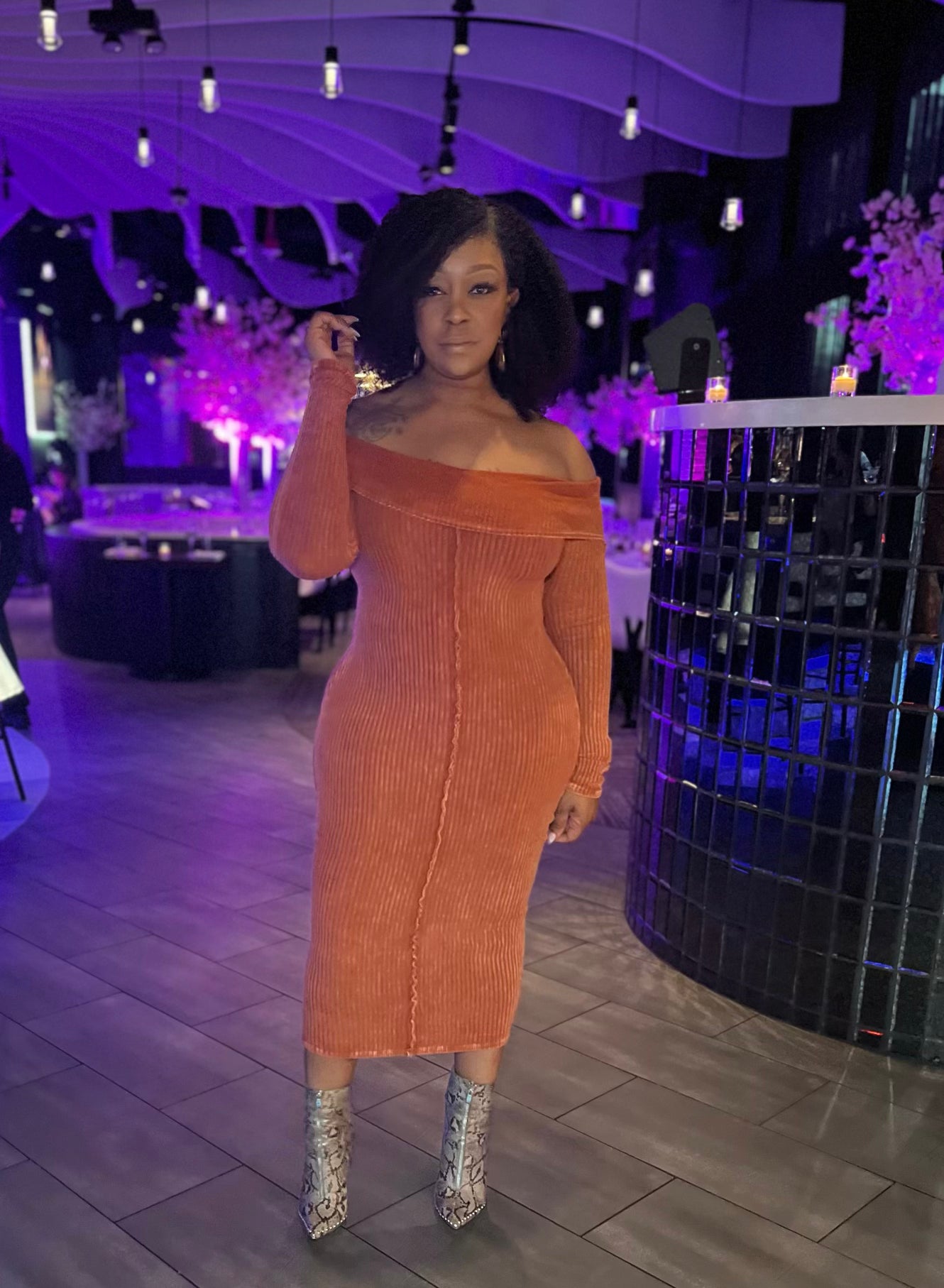 Showing Out Ribbed Midi | Dress